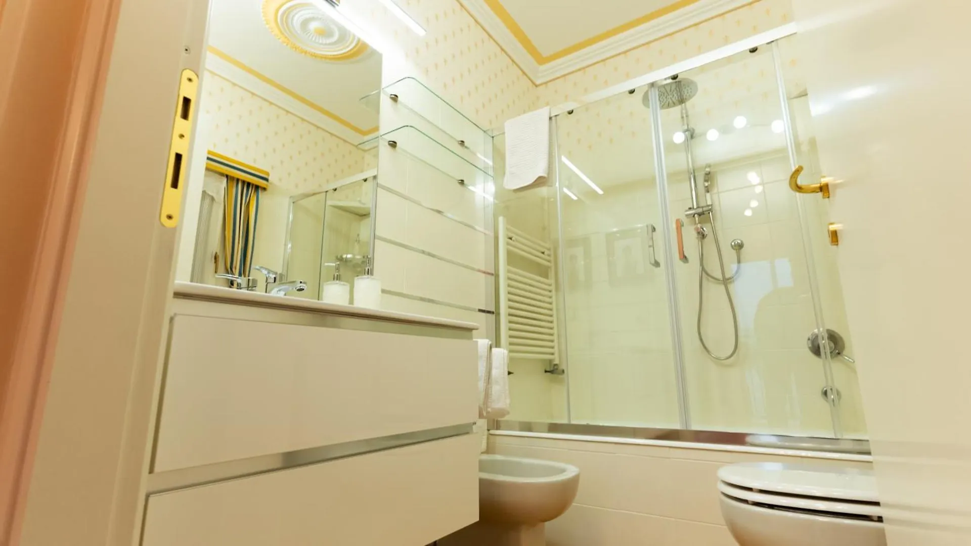 New Cozy Apartment - City Centre 莱科 0*,