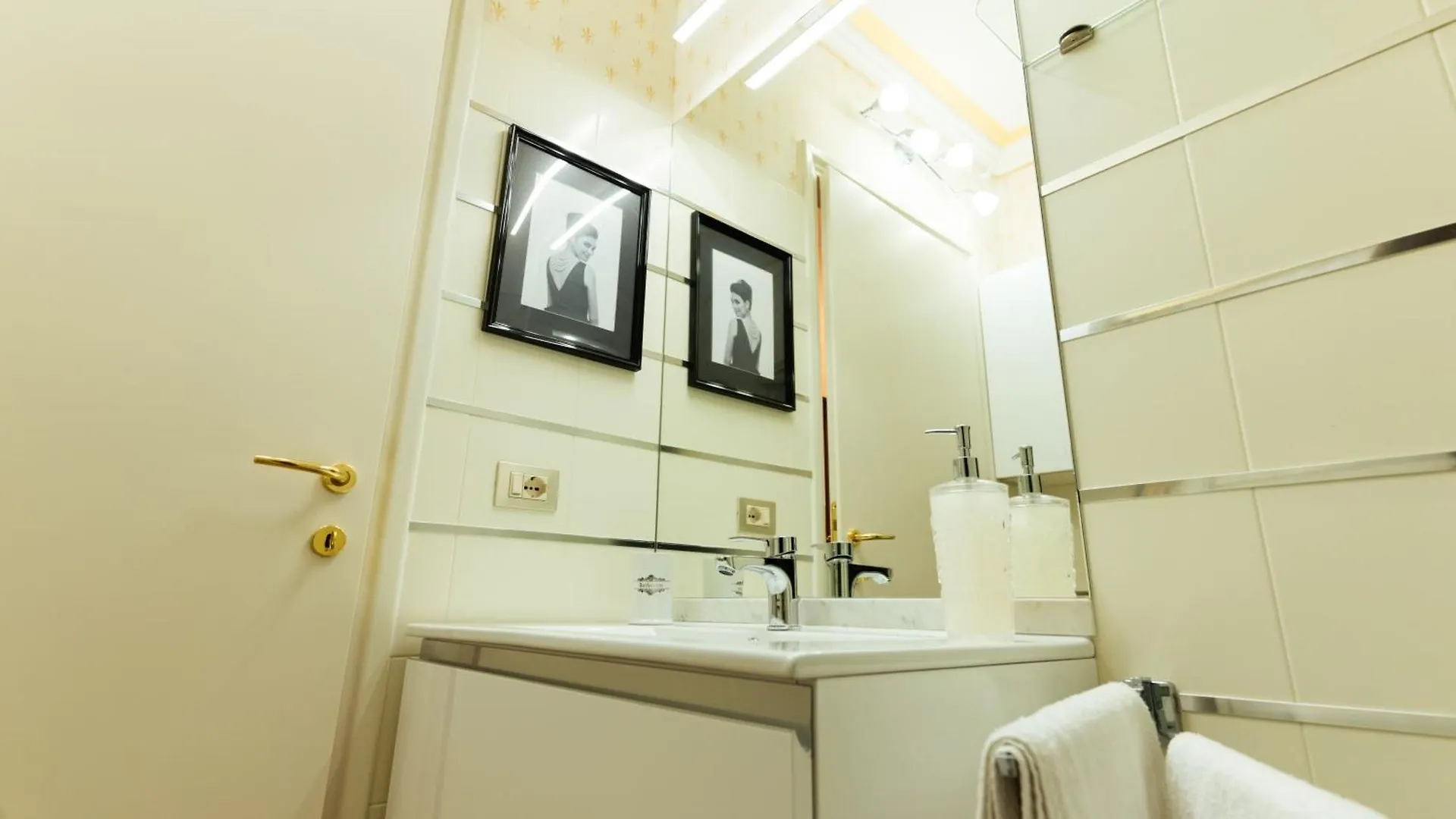 New Cozy Apartment - City Centre 莱科