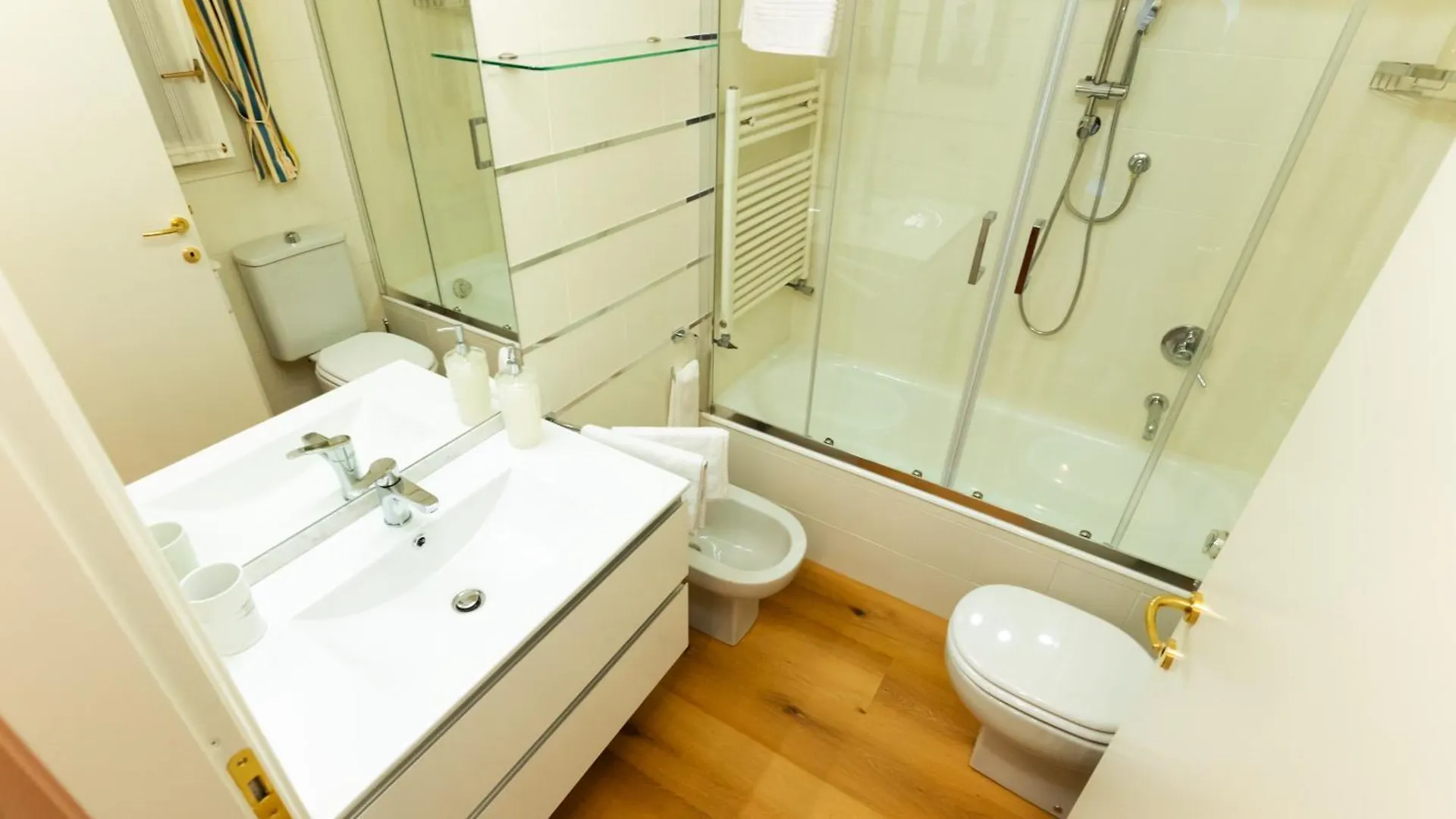New Cozy Apartment - City Centre 莱科